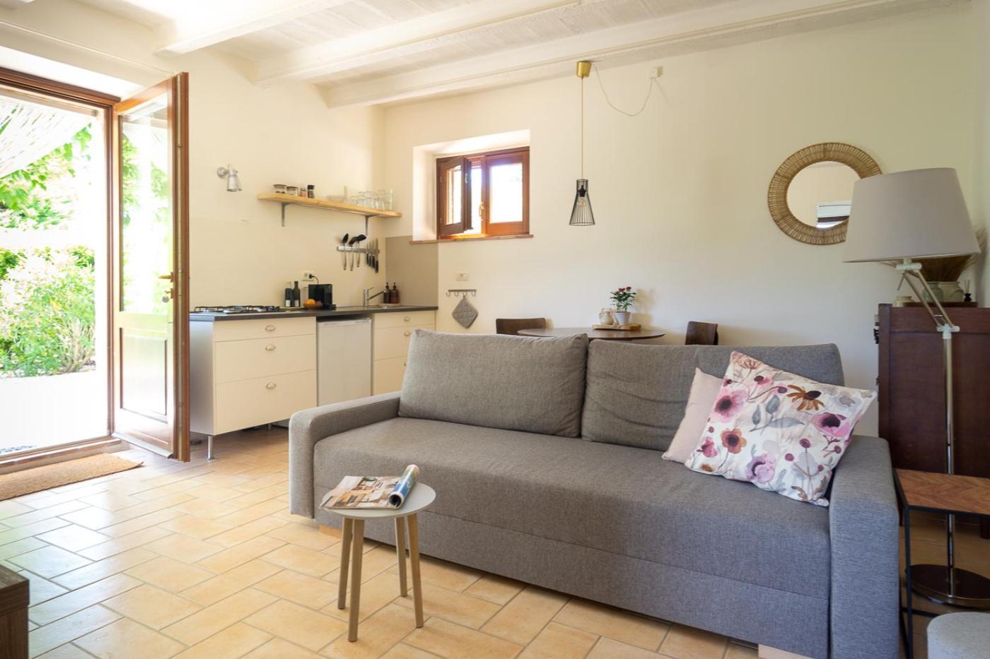 Rosa Nel Pozzo Apartments And B&B San Pietro  Buitenkant foto