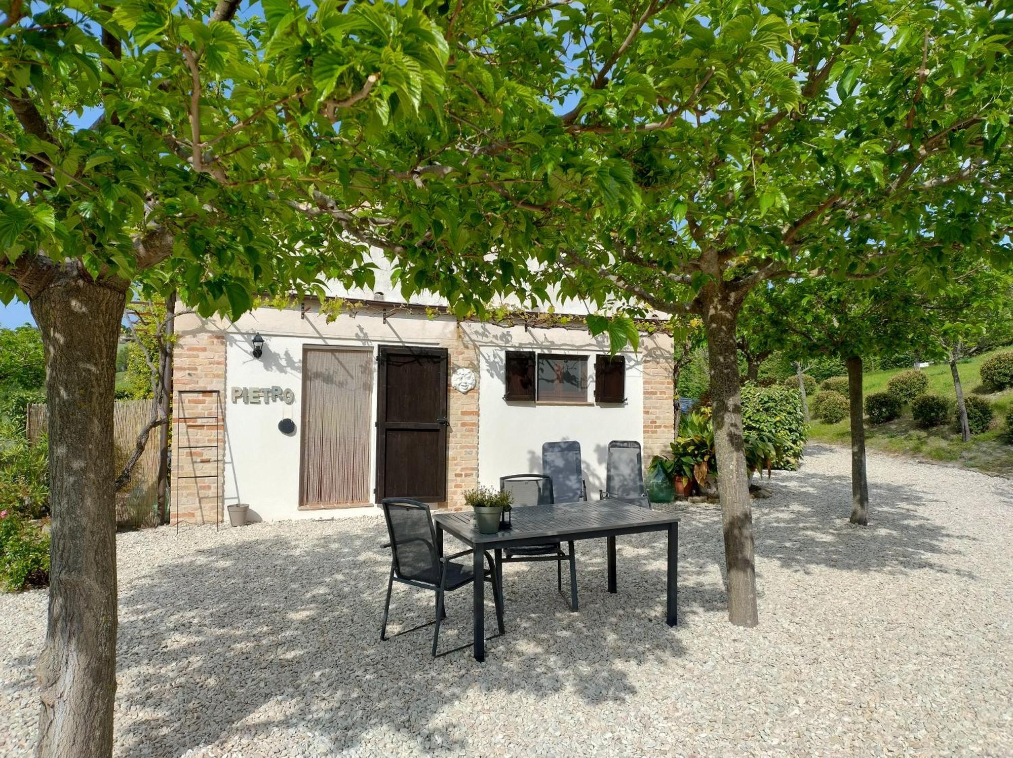 Rosa Nel Pozzo Apartments And B&B San Pietro  Buitenkant foto