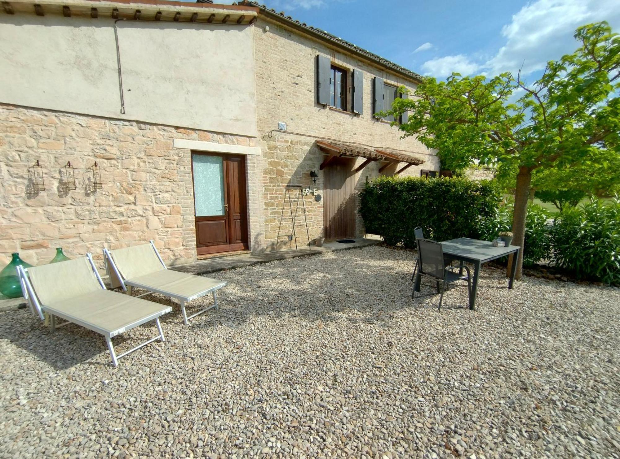 Rosa Nel Pozzo Apartments And B&B San Pietro  Buitenkant foto